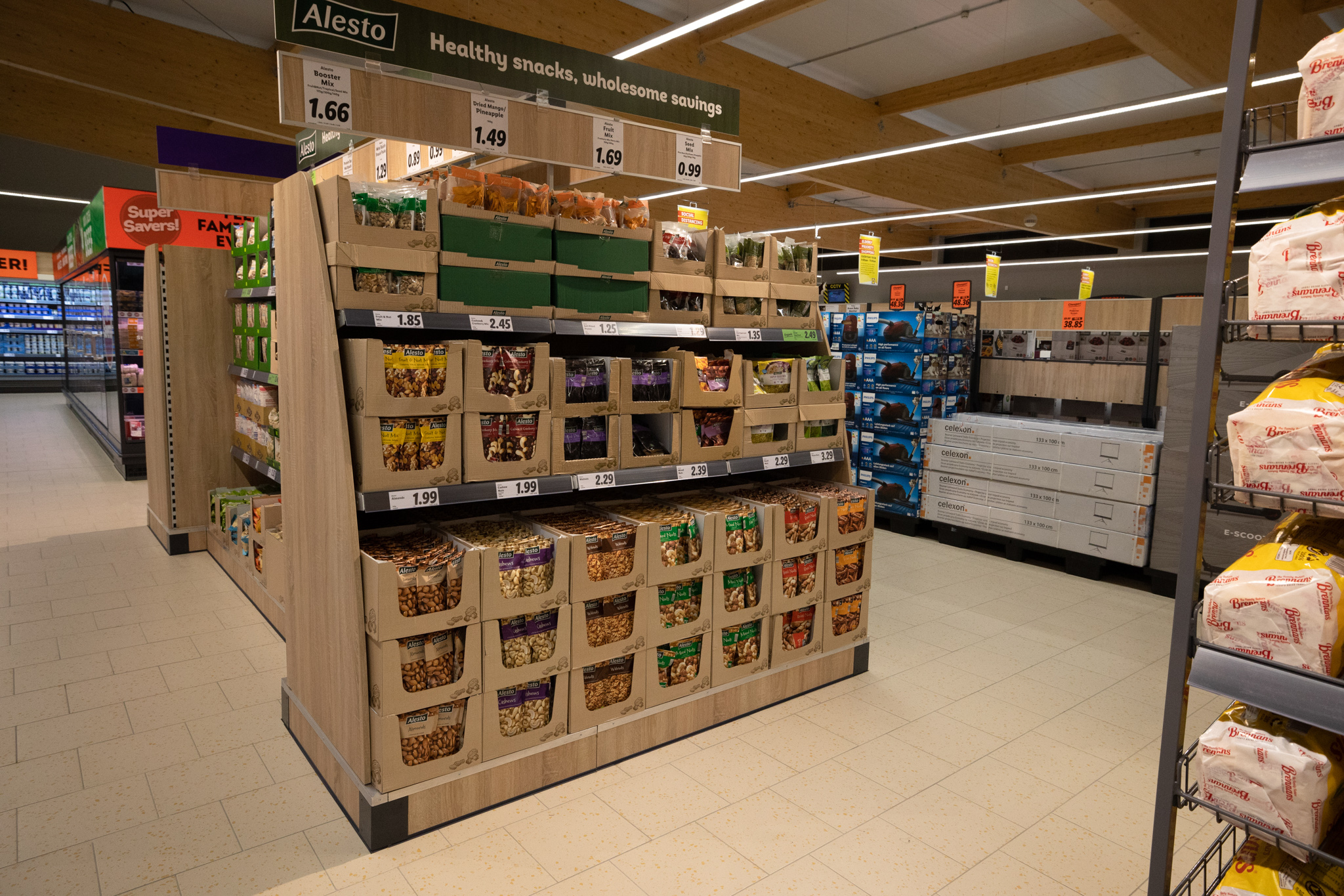 Lidl Retail Store – Walls