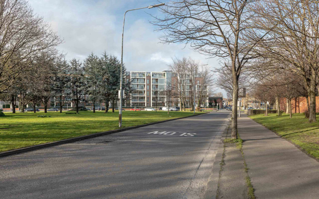 Beach Road, Sandymount – Walls